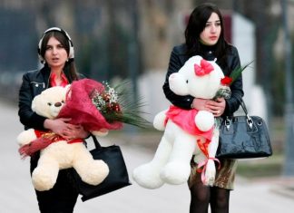 Ожидание против реальности: какие подарки хотят россияне на 23 февраля и 8 марта