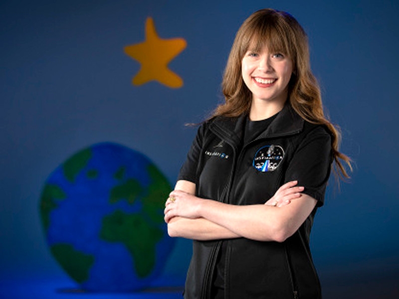 Вторым членом полностью туристического экипажа космического корабля Crew Dragon станет 29-летняя американка