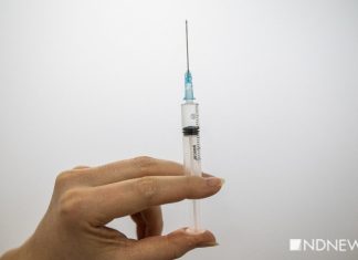 Венгрия приостановила вакцинацию AstraZeneca из-за технических сбоев