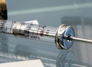 Президент Аргентины, привившийся «Спутником V», заболел коронавирусом