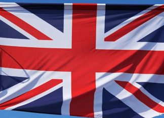 Лондон заявляет, что британские корабли продолжат заходить в территориальные воды Крыма