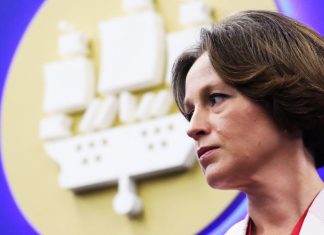 «Мы не научились монетизировать арт-рынок»: почему в России не продается искусство