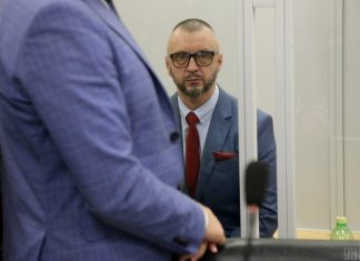 Суд оставил Антоненко и Кузьменко под домашним арестом