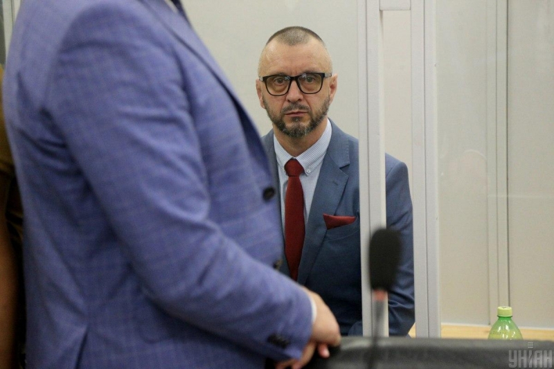 Суд оставил Антоненко и Кузьменко под домашним арестом