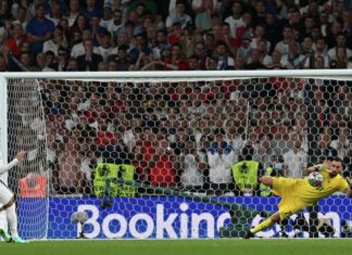 «Бог не мог вознаградить мошенников»: фанаты о крахе Англии в финале ЕВРО