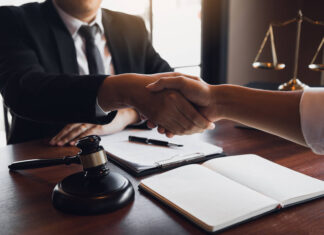 В каких ситуациях лучше обратиться к адвокату?