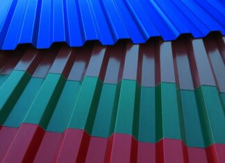 Зачем заказывать профнастил у производителя?