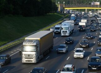 В 17 регионах РФ начали использовать дроны для выявления нарушителей ПДД