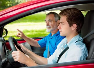 Обучение в автошколе: с какого возраста разрешено?