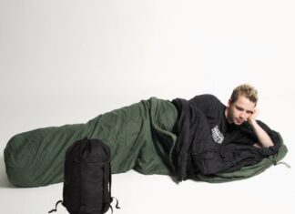 Армейский спальный мешок: виды и отличительные особенности