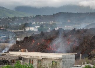 Ученые предупредили о кислотных дождях после извержения вулкана на острове Пальма