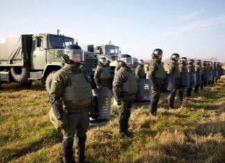 Украина направляет тысячи силовиков и авиацию на границу с Белоруссией