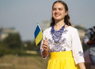 Абсолютное большинство украинцев считают украинский язык своим родным