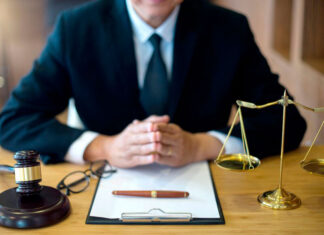Услуги адвоката: какие споры помогает решить?