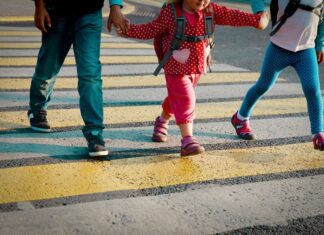 ГИБДД дала советы по обучению детей безопасному поведению на дороге