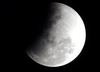 Полет на Луну сымитирует международный экипаж из шести человек