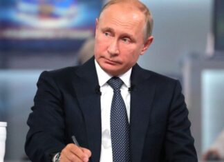 Министр обороны ФРГ призвала запретить Путину шопинг на Елисейских полях