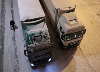 Тахографы самостоятельно проследят за водителями автобусов и фур