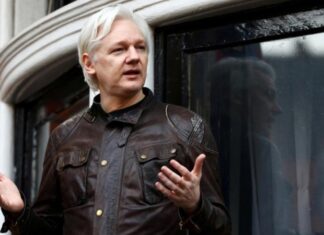 Президент Мексики предложил убежище Ассанжу