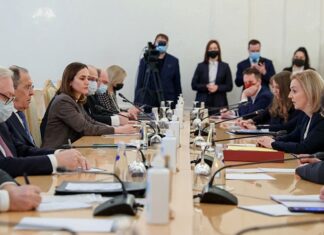 «Разговор немого с глухим»: Лондон отказался верить Москве об отсутствии планов «вторжения» на Украину