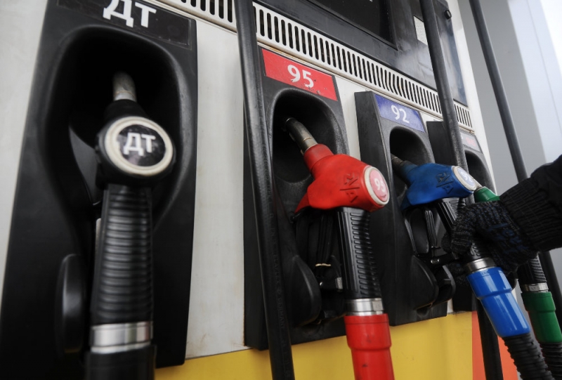 Росстат: Рост розничных цен на бензин с начала года ниже инфляции