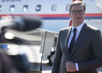 Сербия сократит полеты в Россию под давлением Запада