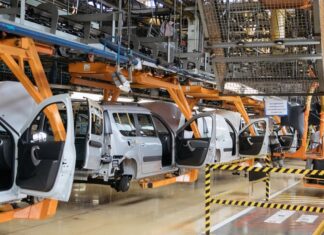 В Минпромторге оценили ситуацию с приостановкой выпуска машин с АвтоВАЗом