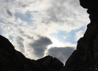 В Перу оползень накрыл жилой квартал