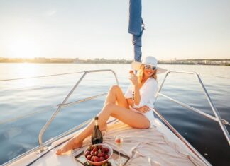 Аренда яхты: преимущества сервиса