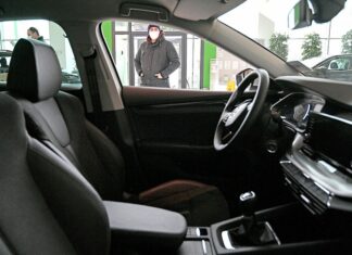 Дилеры рассказали, какие автомобили есть в наличии