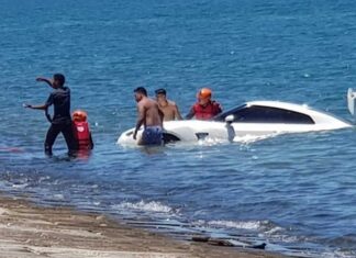 Nissan GT-R искупался в море из-за рассеянности своего владельца