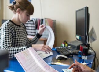 Страховщики предложили увеличить срок ремонта по ОСАГО в два раза