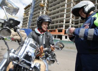 В России увеличилось количество женщин за рулем мотоциклов