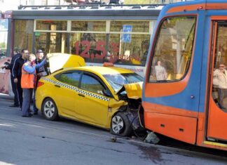 Автовладельцы получили возможность оформлять ДТП в электронном виде