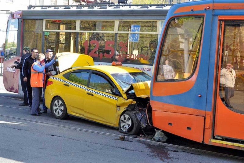 Автовладельцы получили возможность оформлять ДТП в электронном виде