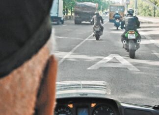 Мототуристы попросились на выделенные полосы