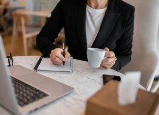 Выбор надежного брокера: анализ отзывов и рейтингов, ключевые критерии оценки.