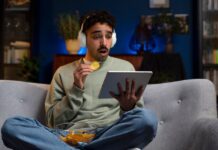 Просмотр кино онлайн: удобство и доступность в эпоху интернета