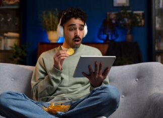 Просмотр кино онлайн: удобство и доступность в эпоху интернета