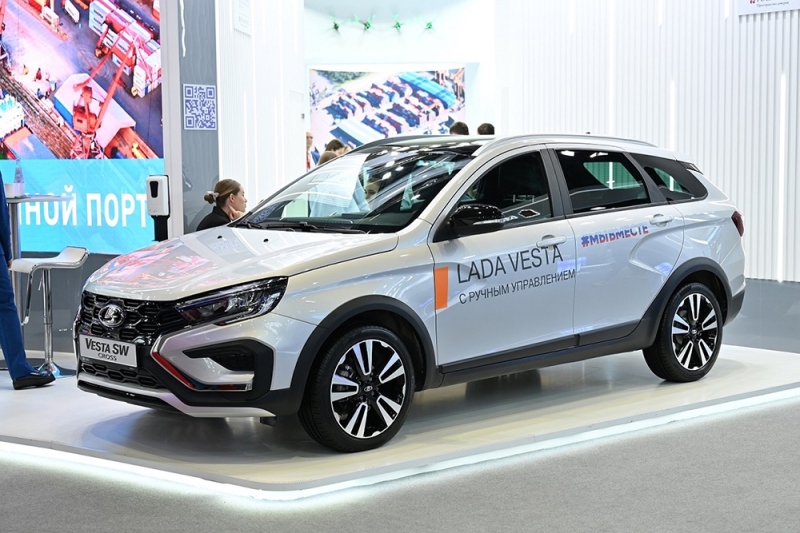 АвтоВАЗ представил Lada Vesta с ручным управлением и назвал сроки запуска - Российская газета